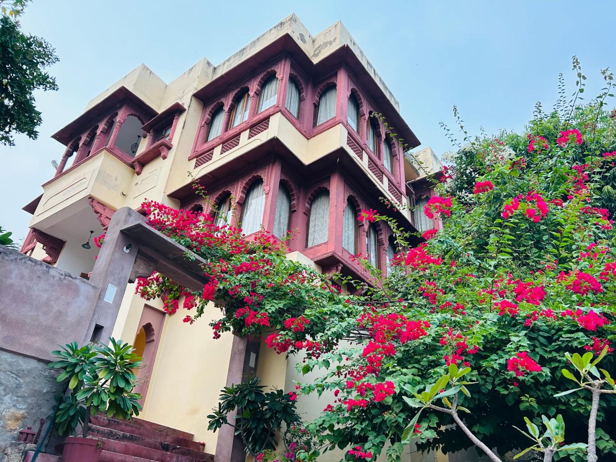 Adhbhut Hotel Jaipur Exterior photo