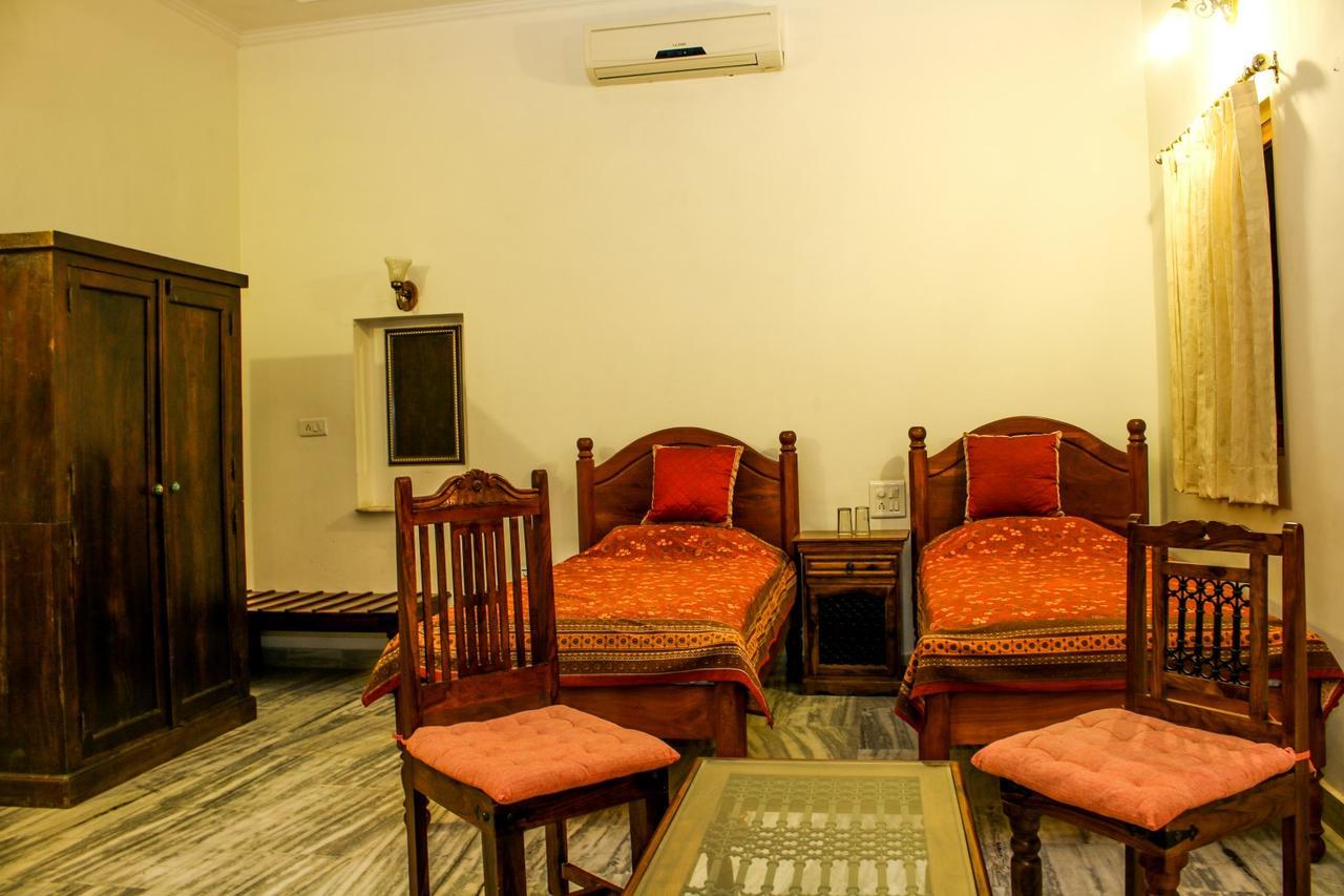 Adhbhut Hotel Jaipur Exterior photo