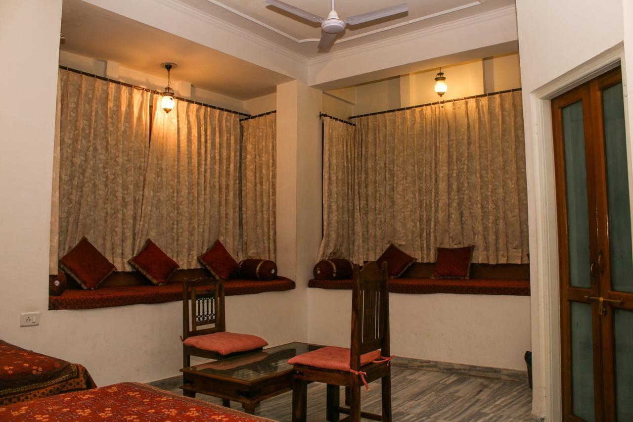 Adhbhut Hotel Jaipur Exterior photo